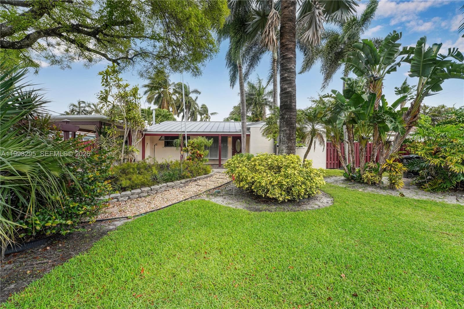 905 Mandarin Isle photo 36