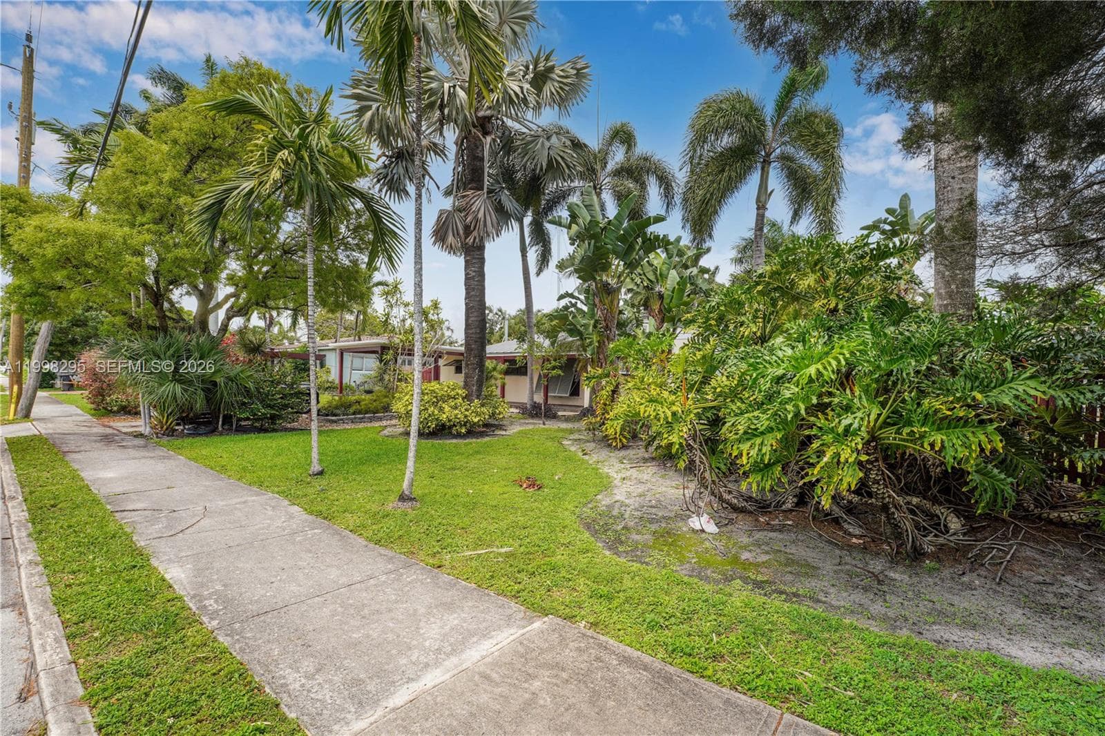 905 Mandarin Isle photo 35