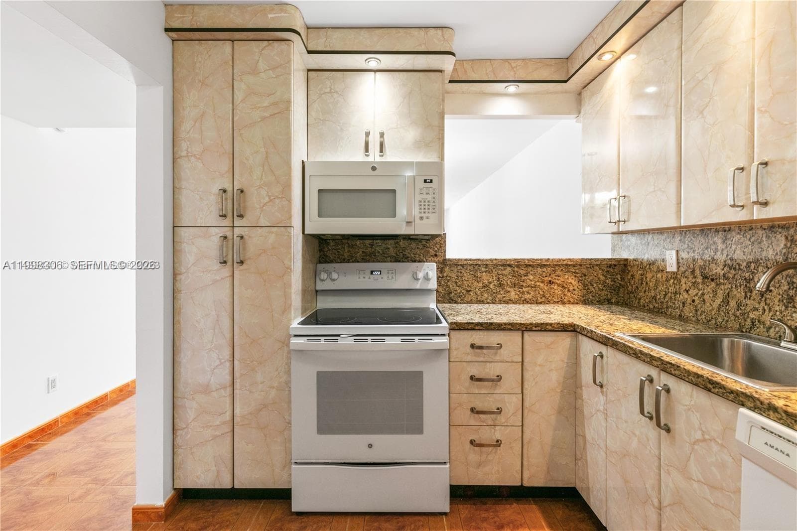 PLAZA TOWERS SOUTH · #1103 in Hallandale Beach - Photo 18