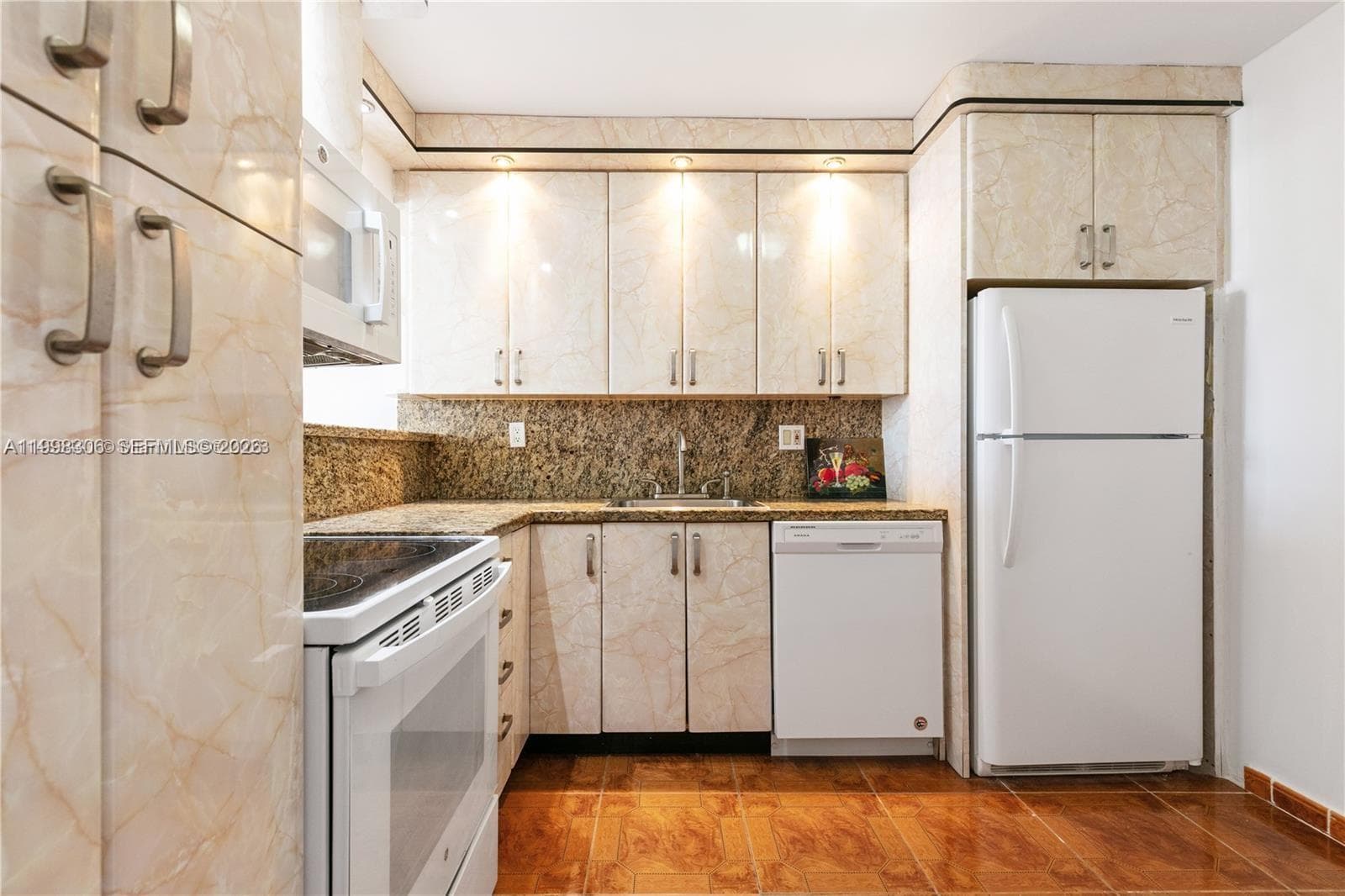 PLAZA TOWERS SOUTH · #1103 in Hallandale Beach - Photo 15