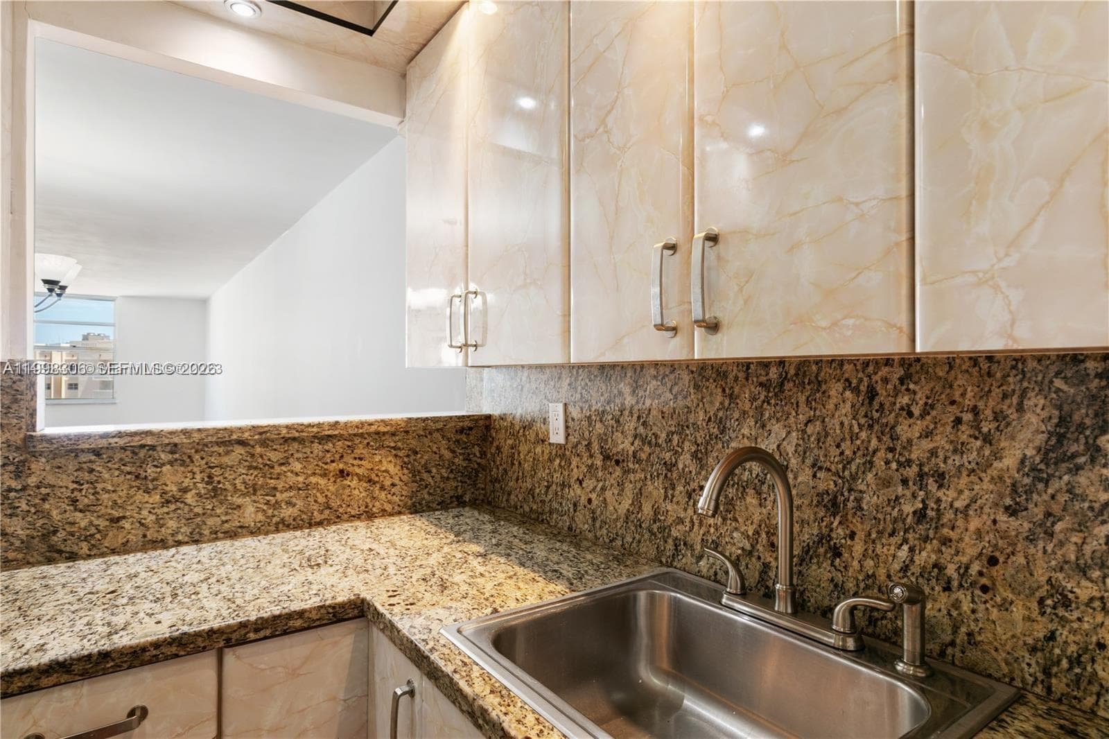 PLAZA TOWERS SOUTH · #1103 in Hallandale Beach - Photo 19