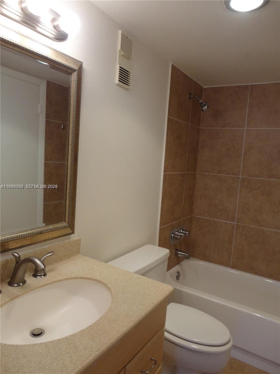 WILSHIRE CONDO · #616E in Miami - Photo 16