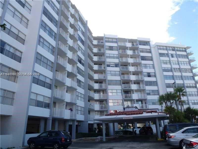 WILSHIRE CONDO · #616E in Miami - Photo 1
