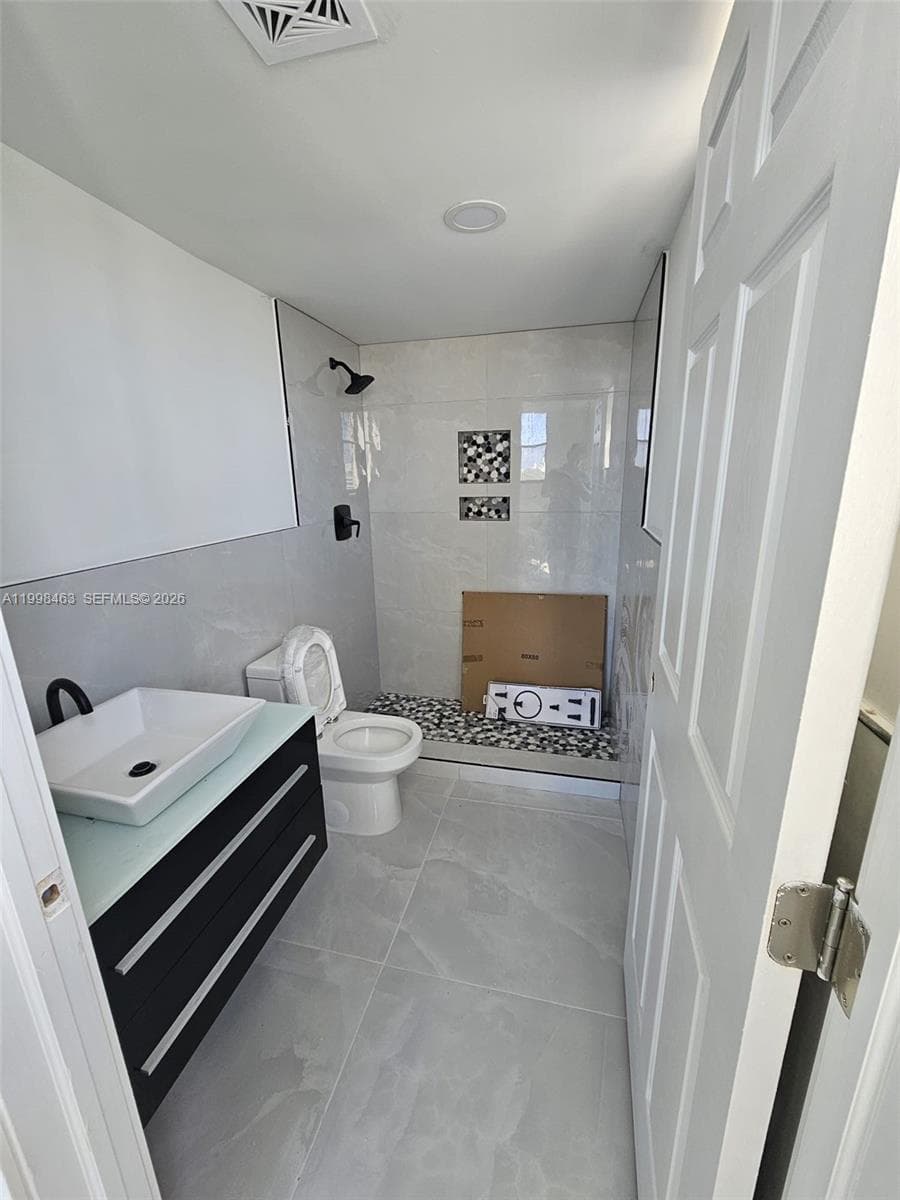 BAY PLAZA CONDOMINIUM · #506 in Miami Beach - Photo 12