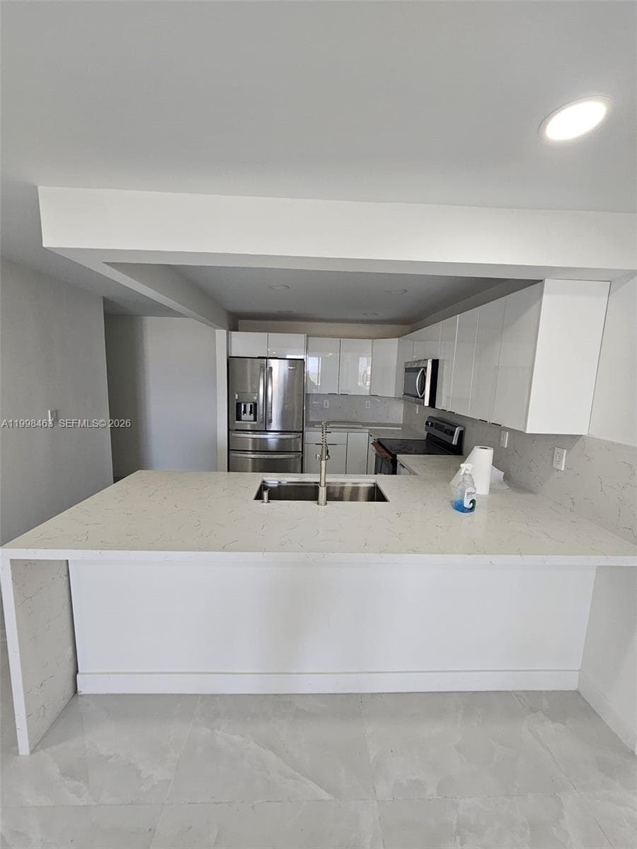 BAY PLAZA CONDOMINIUM · #506 in Miami Beach - Photo 7