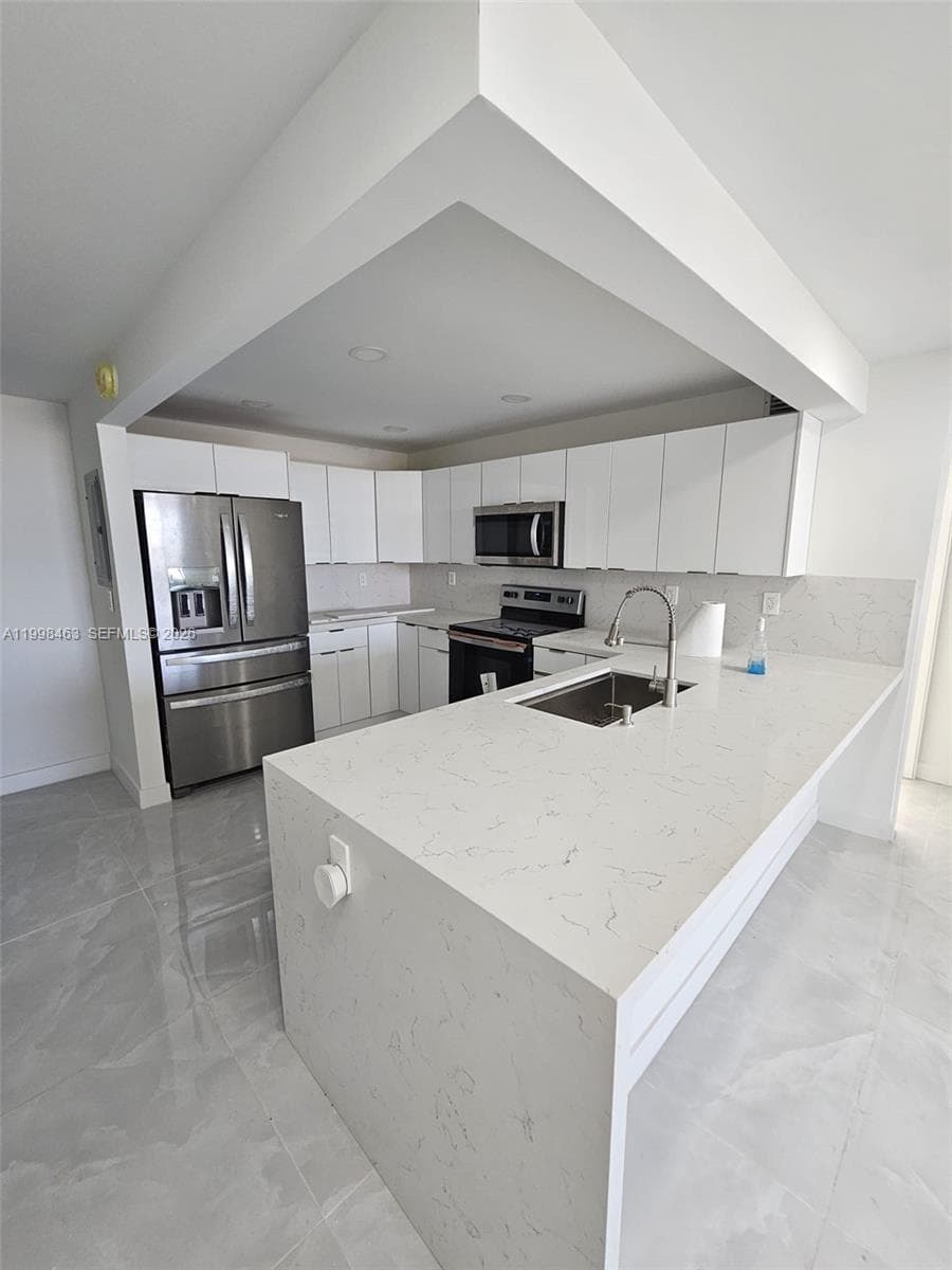 BAY PLAZA CONDOMINIUM · #506 in Miami Beach - Photo 8