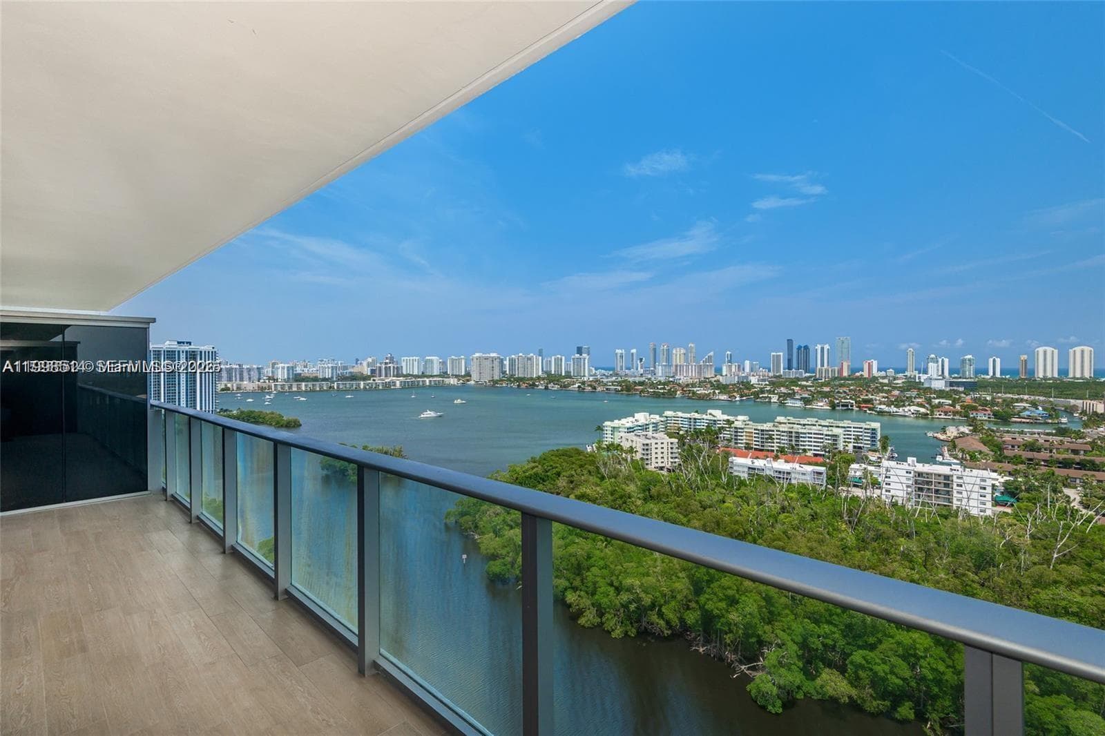 THE HARBOUR SOUTH CONDO · #2118 in North Miami Beach - Photo 2