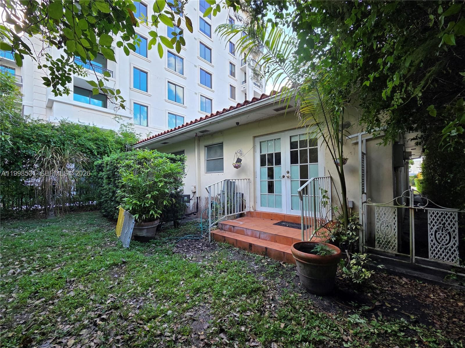 345 Malaga Ave photo 46