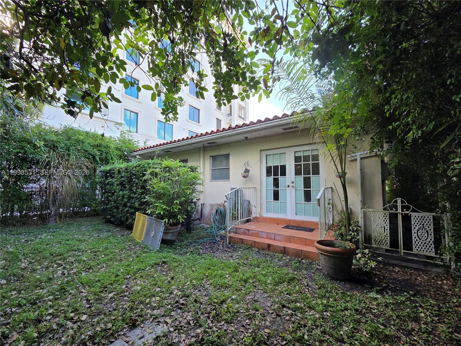 345 Malaga Ave photo 47