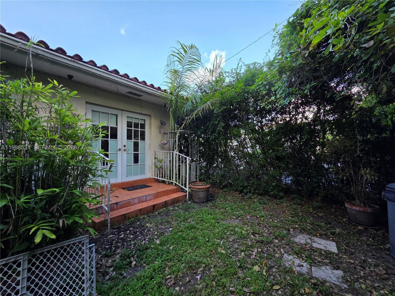 345 Malaga Ave photo 45