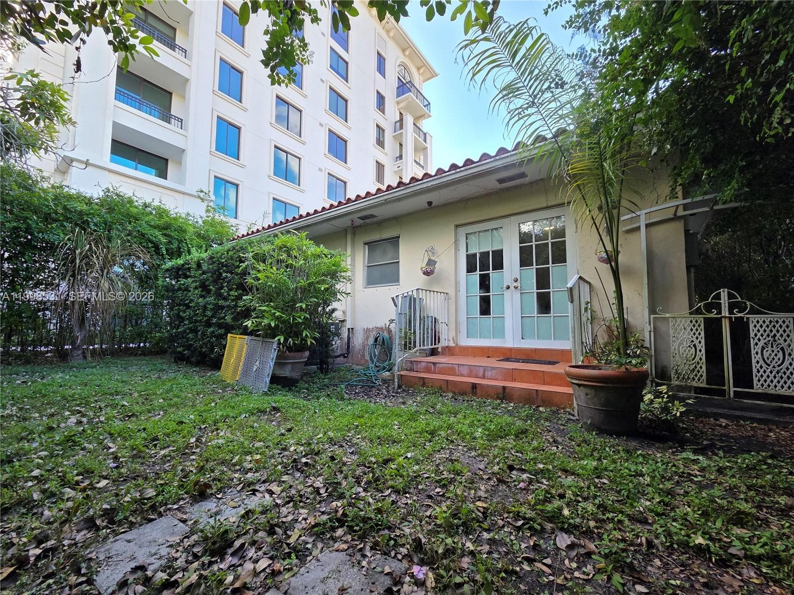 345 Malaga Ave photo 48