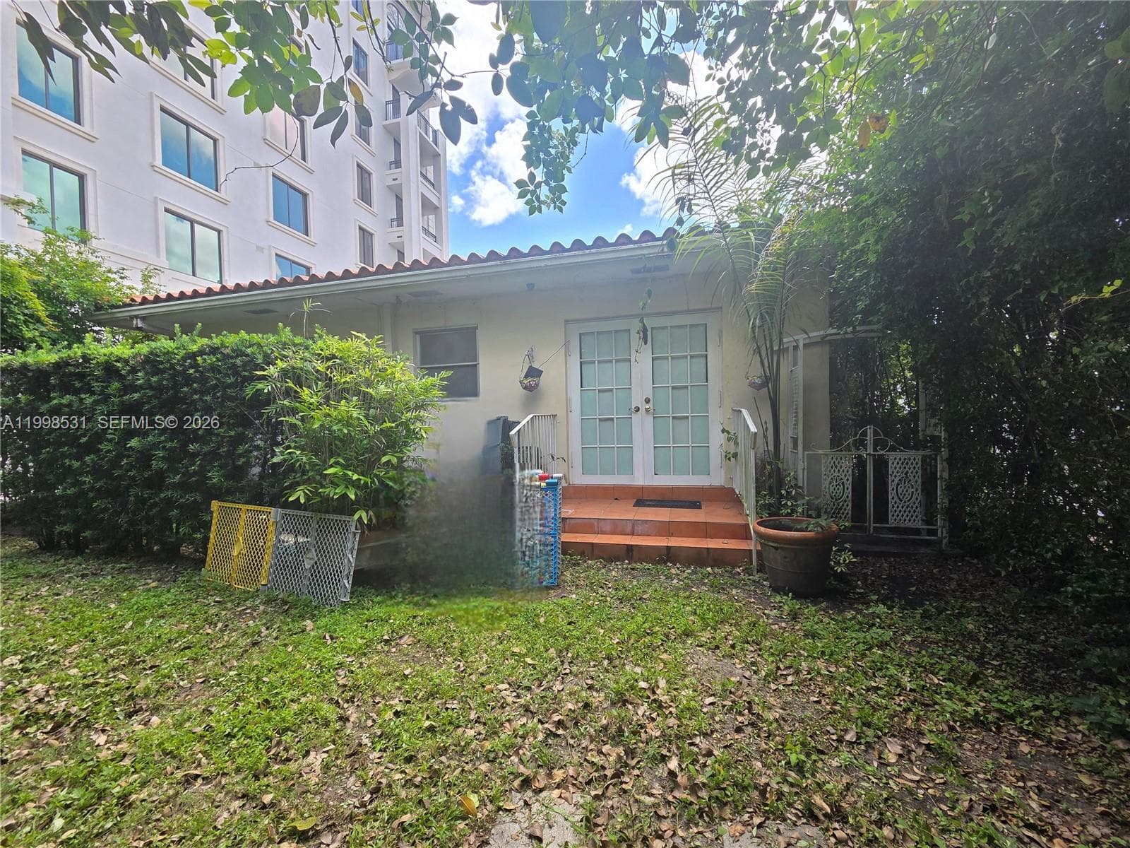 345 Malaga Ave photo 29