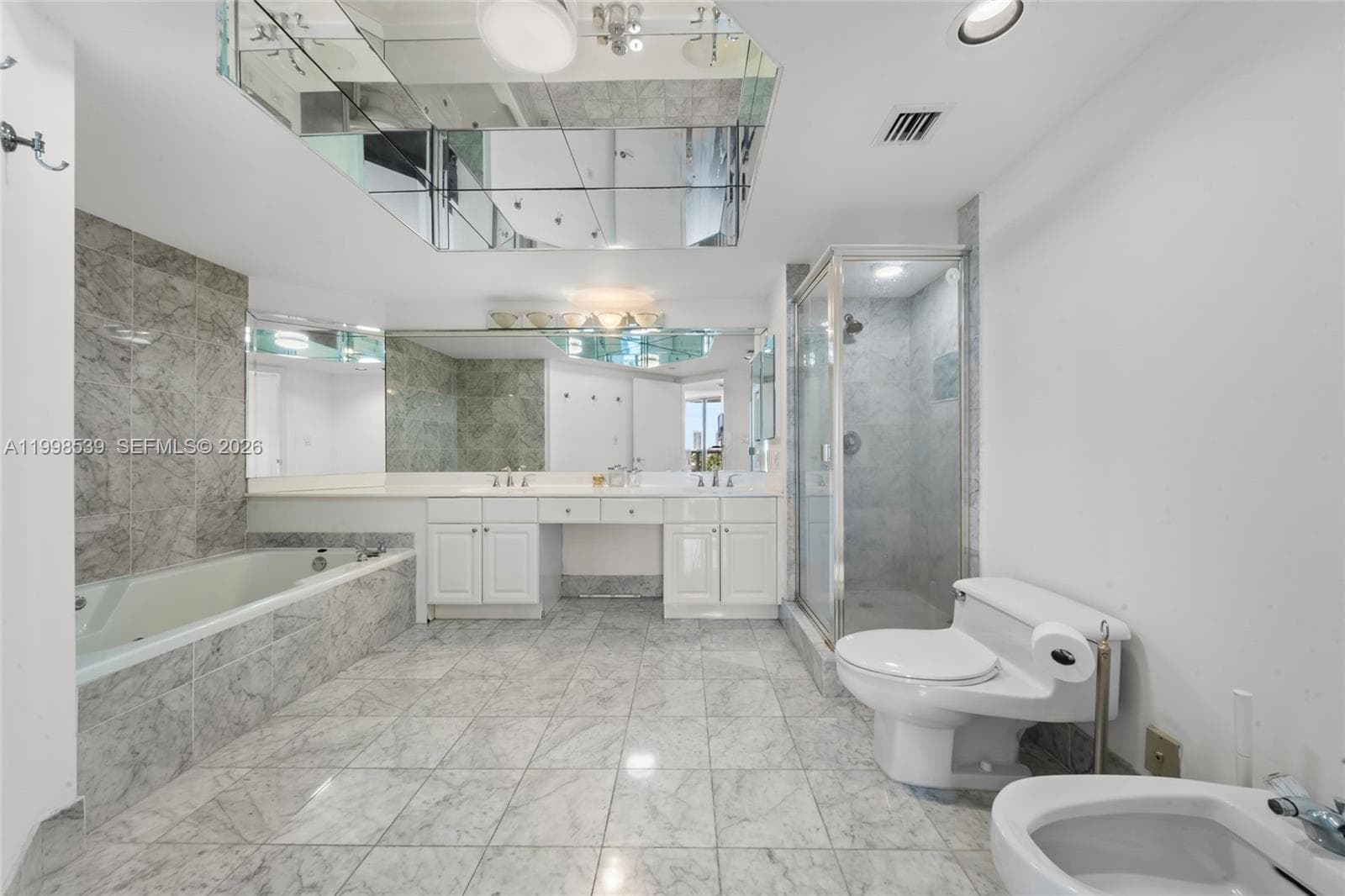 HARBOR TWS AT THE WATERWA · #601+DEN in Aventura - Photo 23