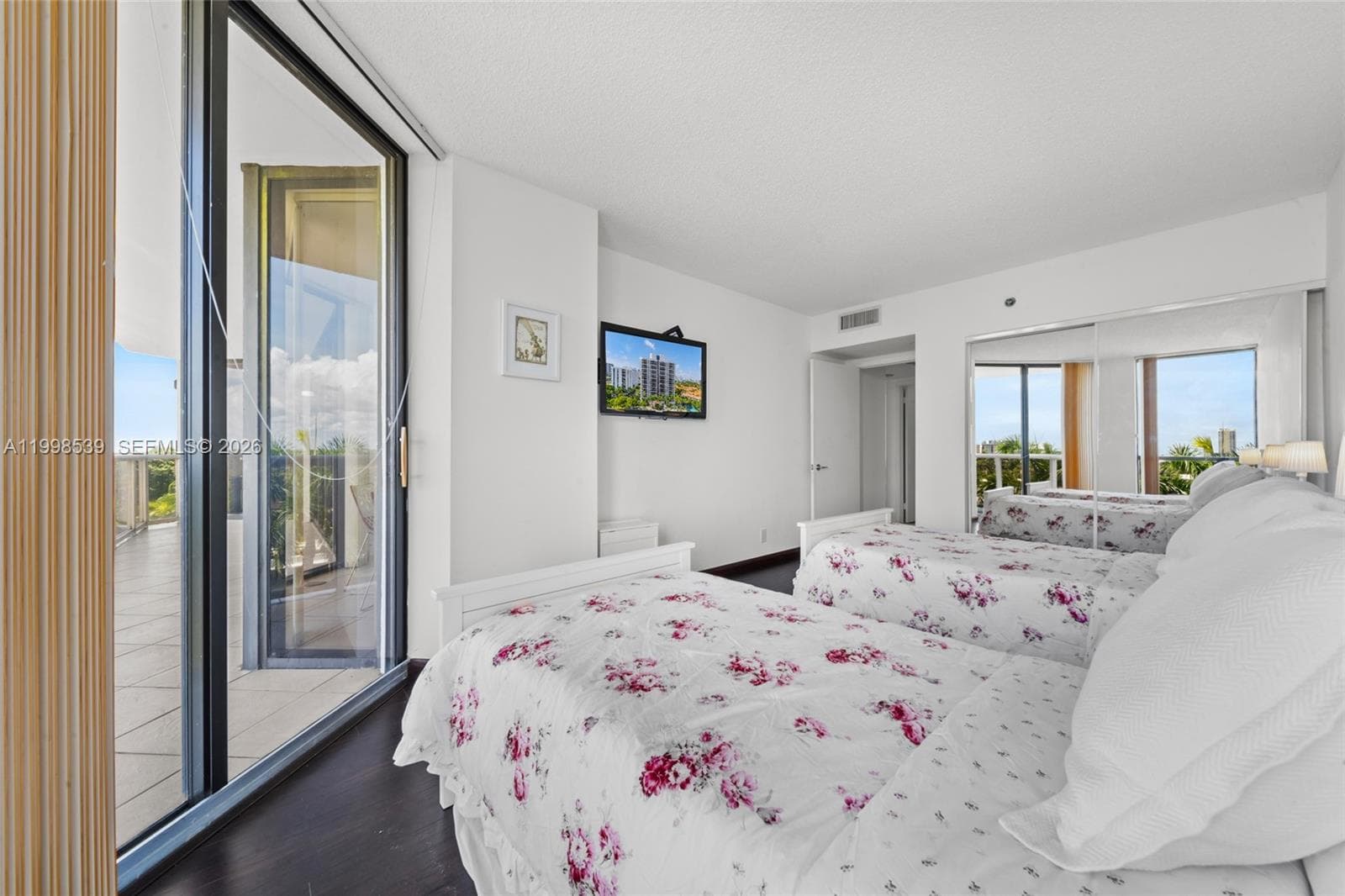 HARBOR TWS AT THE WATERWA · #601+DEN in Aventura - Photo 27