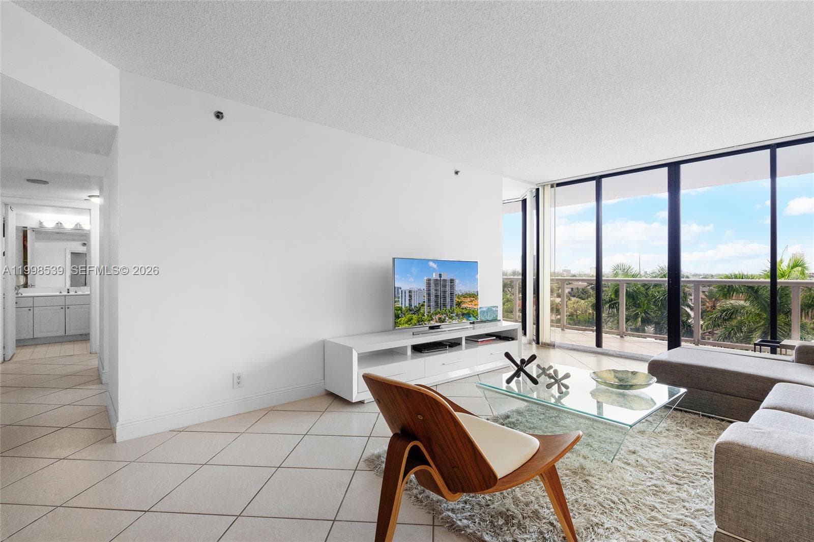 HARBOR TWS AT THE WATERWA · #601+DEN in Aventura - Photo 6