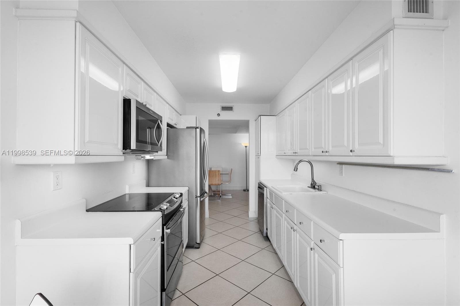 HARBOR TWS AT THE WATERWA · #601+DEN in Aventura - Photo 12