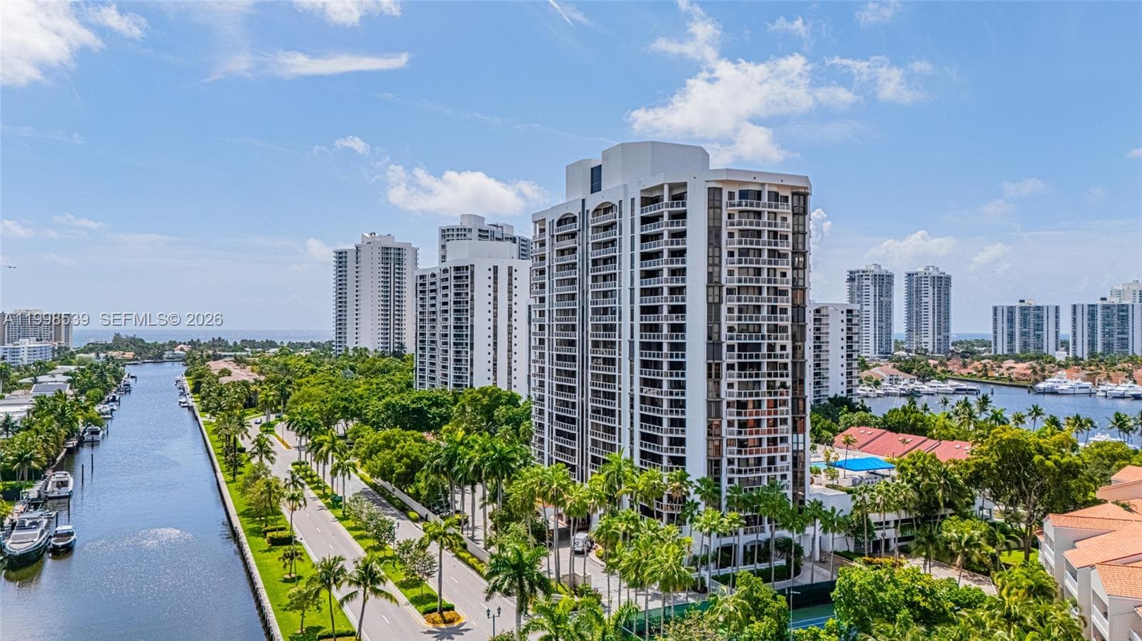 HARBOR TWS AT THE WATERWA · #601+DEN in Aventura - Photo 53