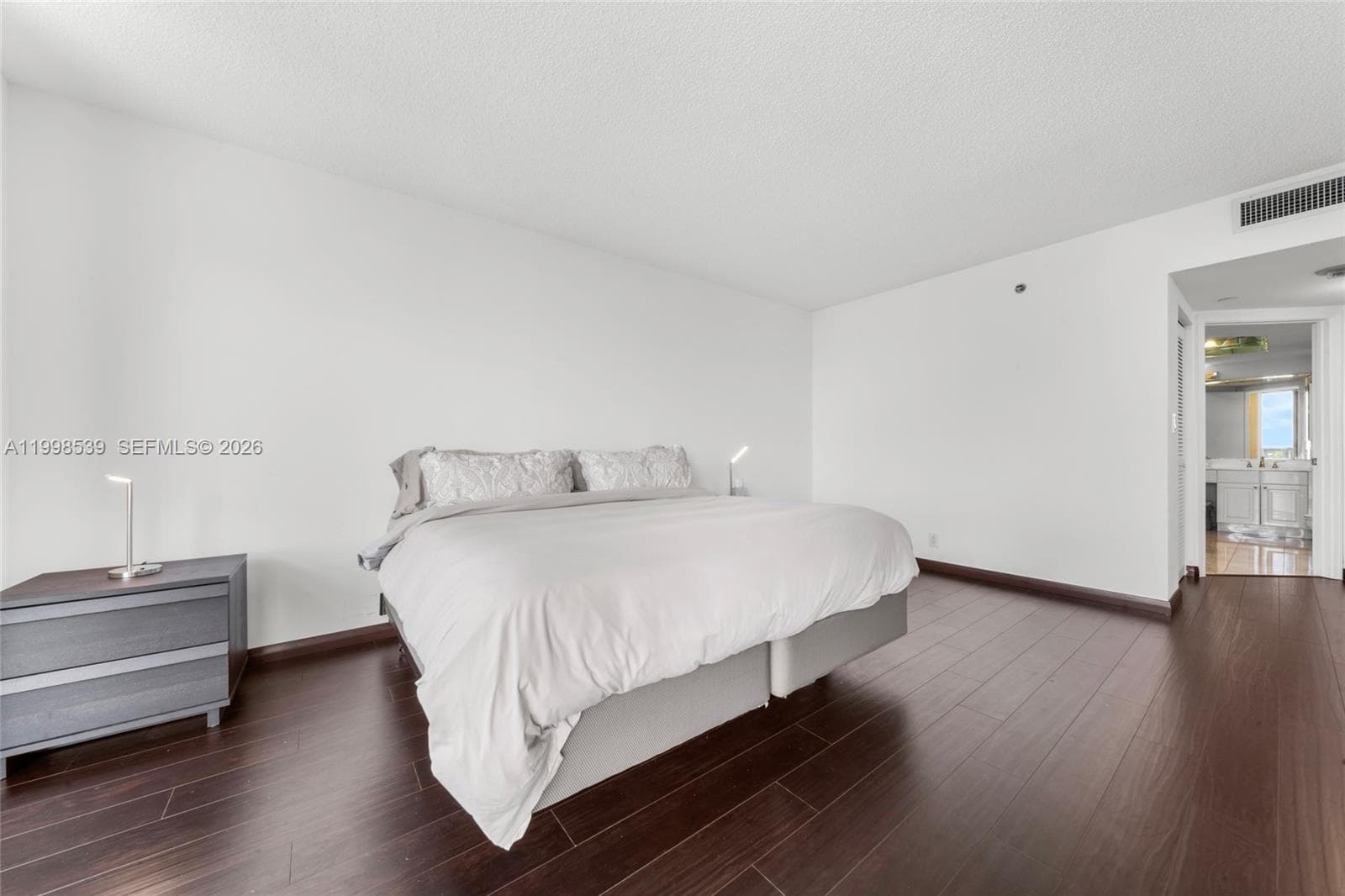 HARBOR TWS AT THE WATERWA · #601+DEN in Aventura - Photo 20