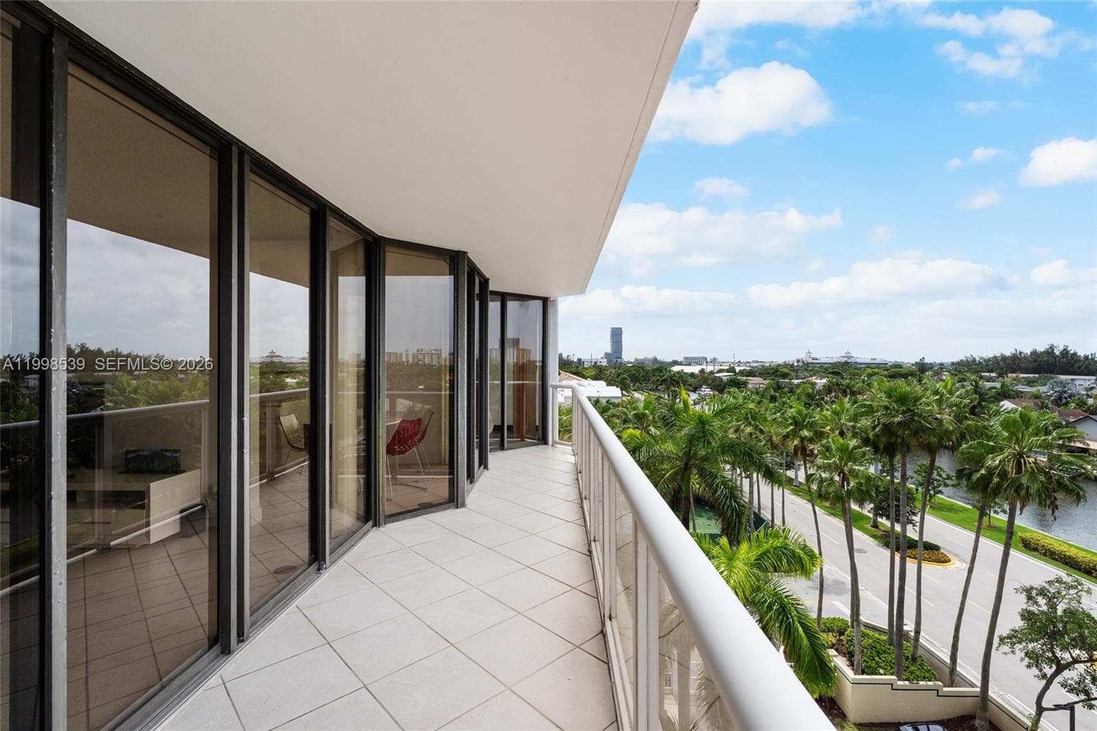 HARBOR TWS AT THE WATERWA · #601+DEN in Aventura - Photo 33