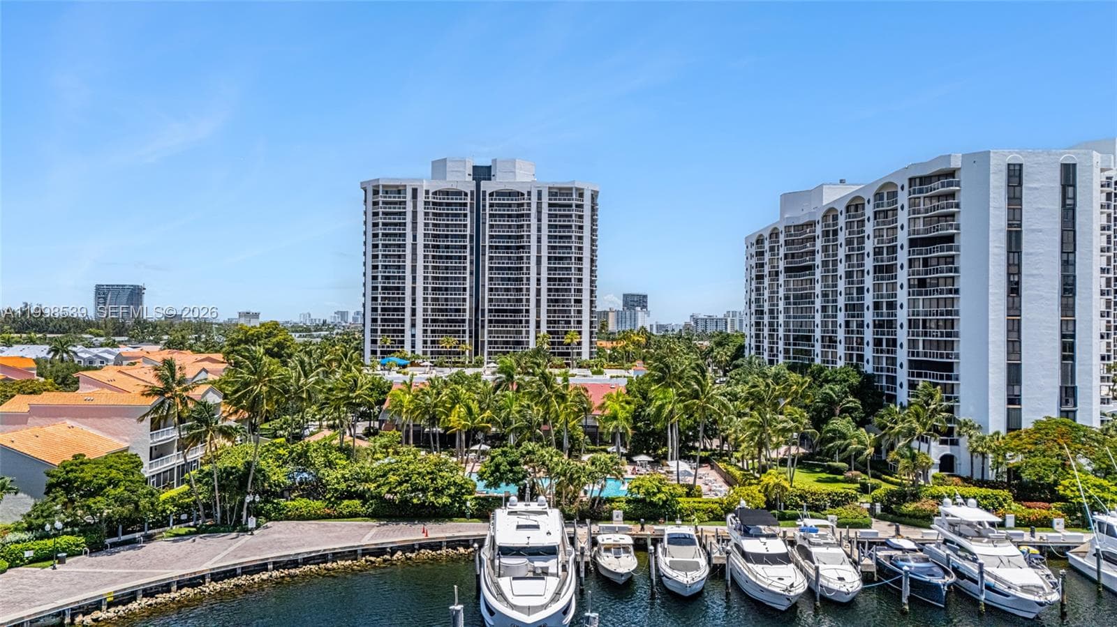 HARBOR TWS AT THE WATERWA · #601+DEN in Aventura - Photo 37
