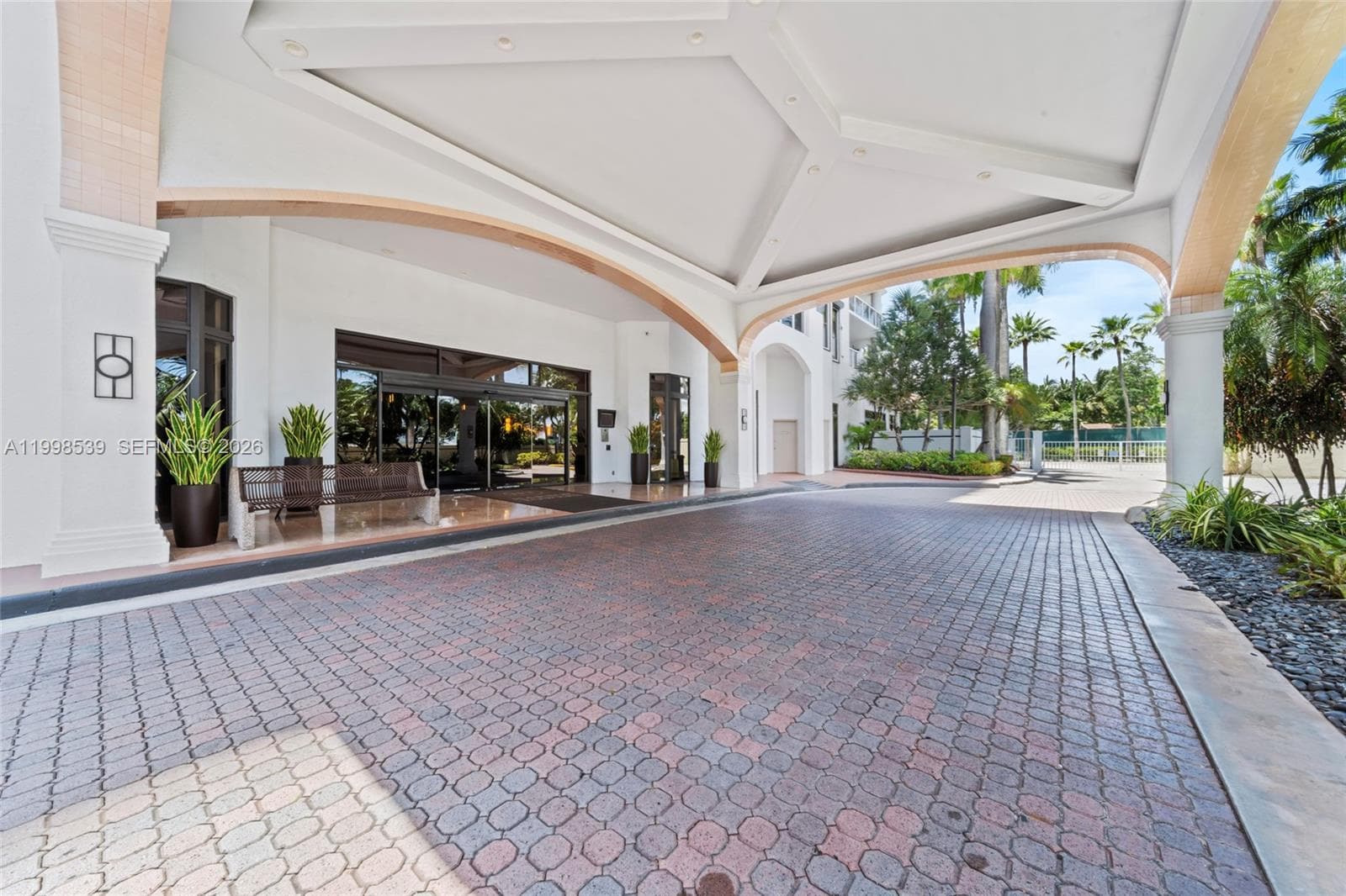HARBOR TWS AT THE WATERWA · #601+DEN in Aventura - Photo 44