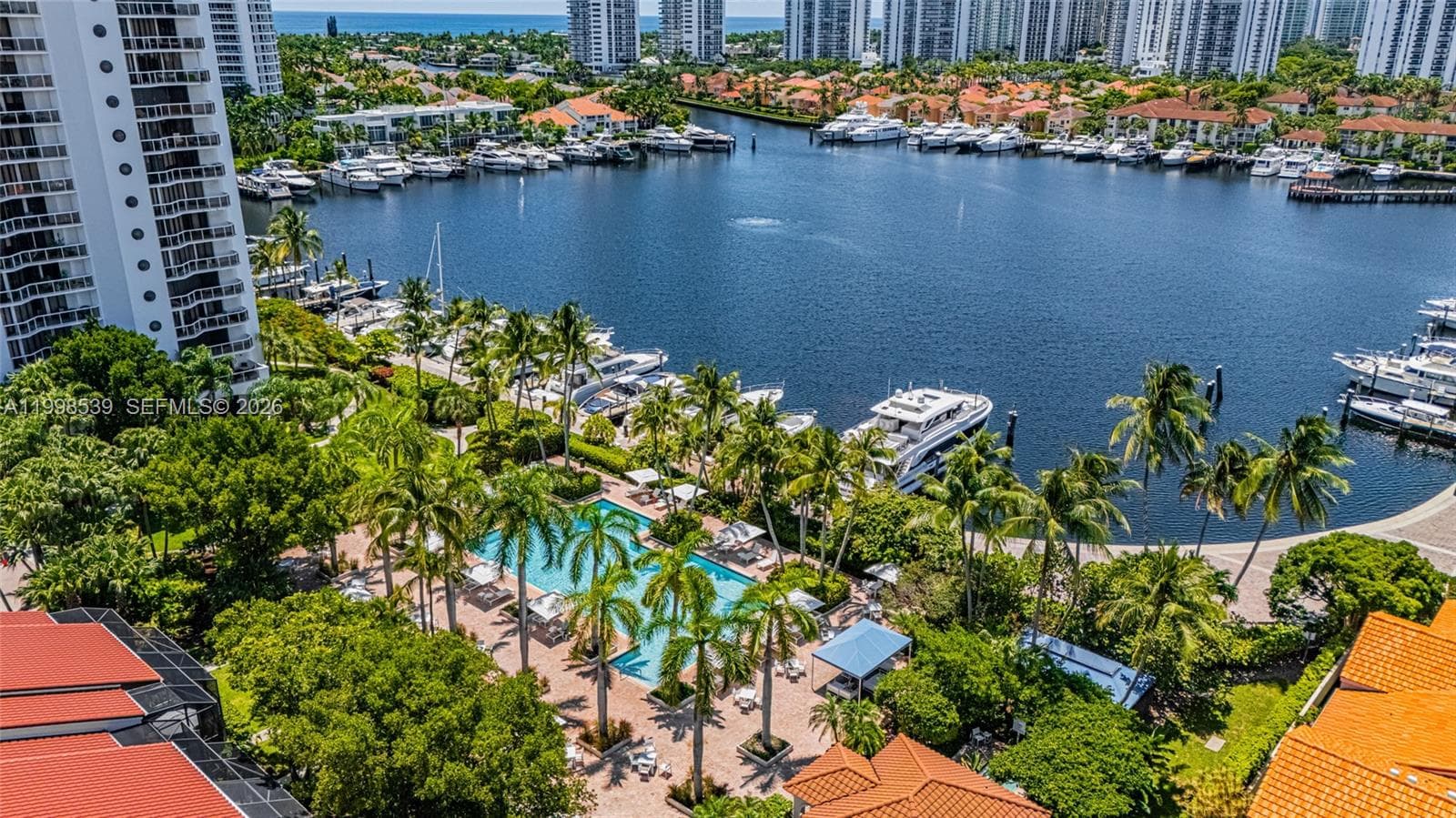 HARBOR TWS AT THE WATERWA · #601+DEN in Aventura - Photo 35