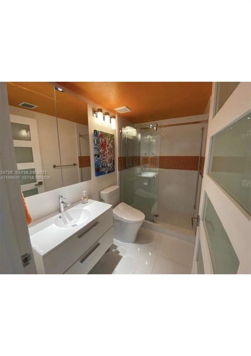 Golden Bay Club · #605 in Sunny Isles Beach - Photo 12