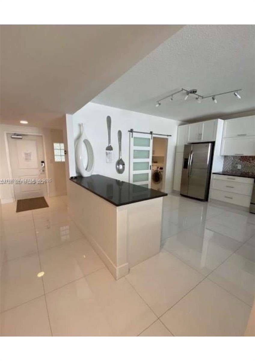 Golden Bay Club · #605 in Sunny Isles Beach - Photo 7