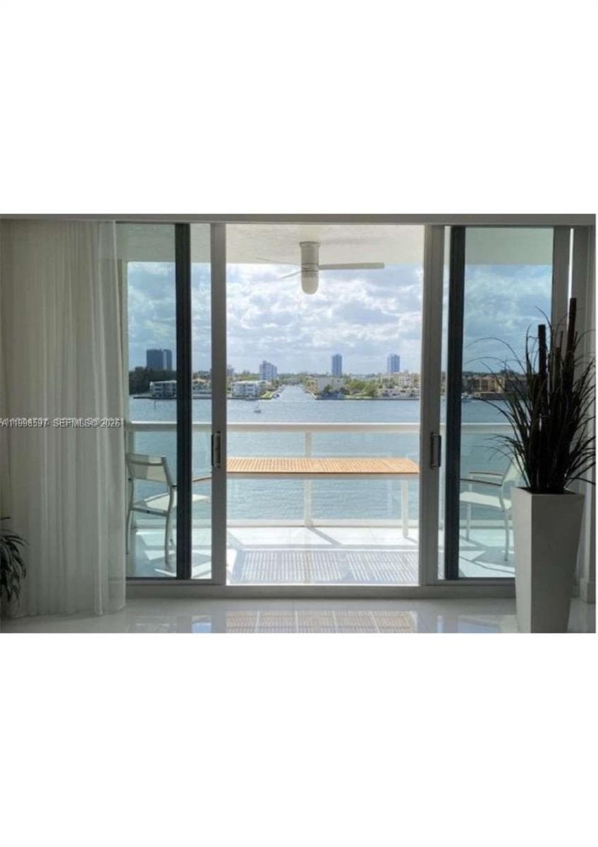Golden Bay Club · #605 in Sunny Isles Beach - Photo 14