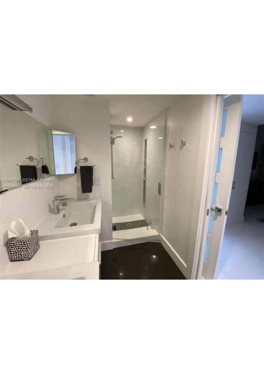 Golden Bay Club · #605 in Sunny Isles Beach - Photo 11
