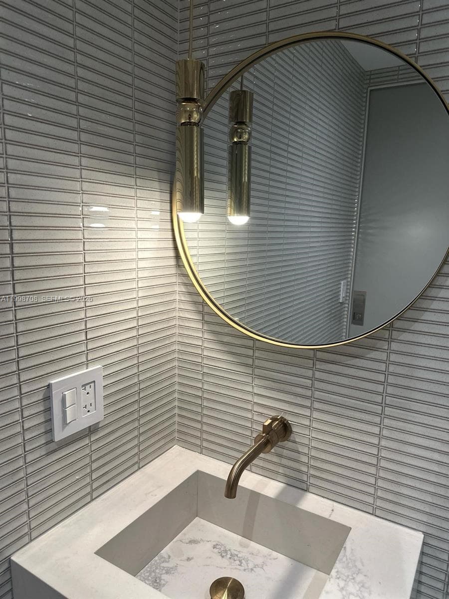 LAKE VILLA TWO CONDO · #301 in Key Biscayne - Photo 29