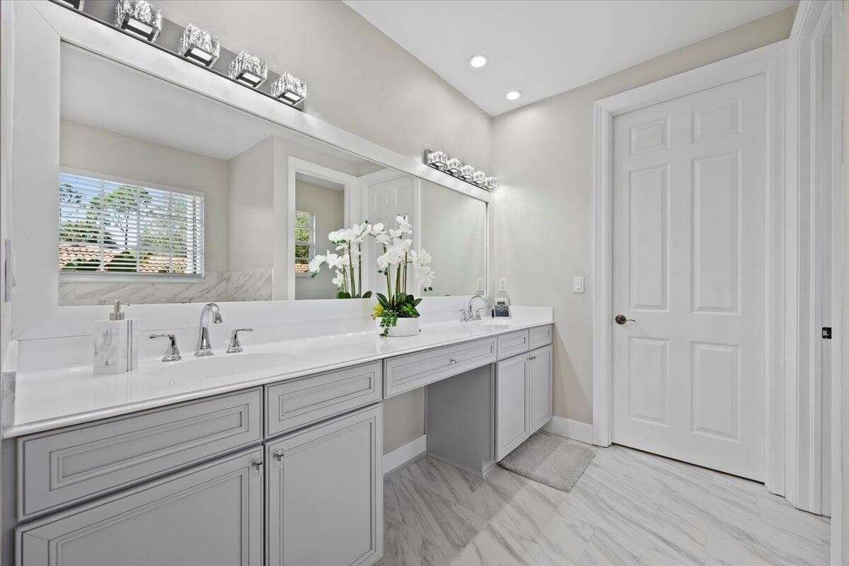 Owner's Suite Bathroom
