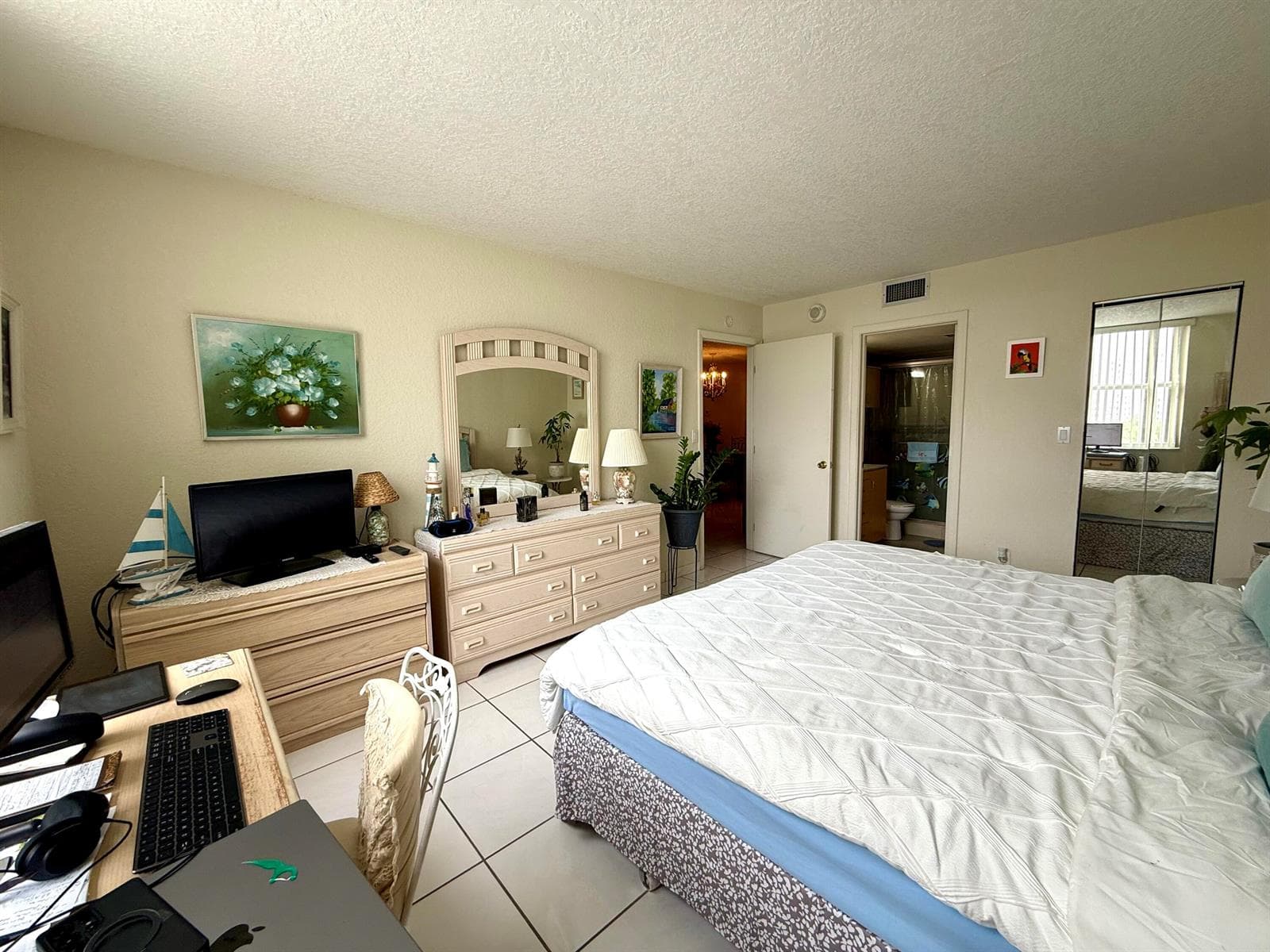 Living/dining room