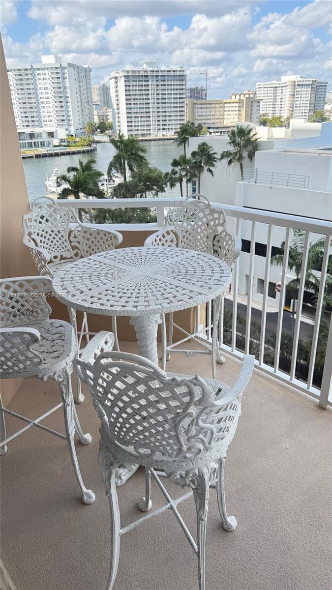 THE HEMISPHERES · #5D in Hallandale Beach - Photo 2