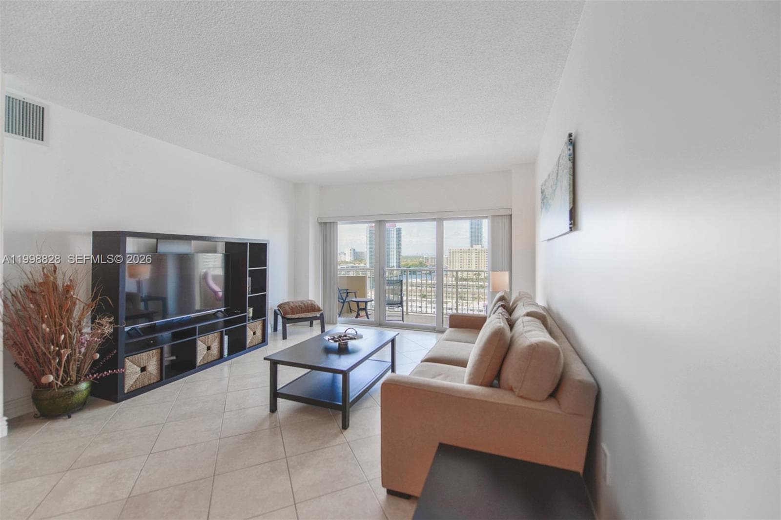 HEMISPHERES CONDO · #14D in Hallandale Beach - Photo 4