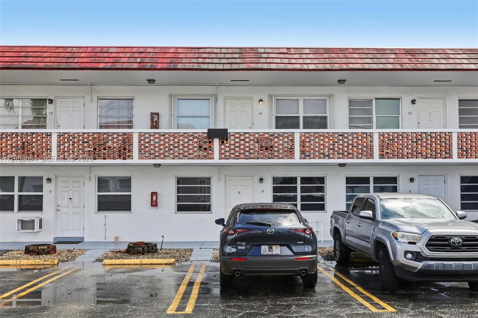 RONOLA APTS CONDO · #18 in Dania Beach - Photo 16