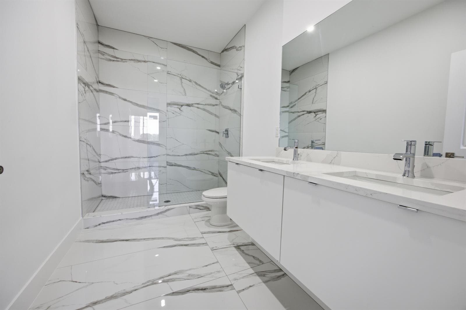 19-masterbath