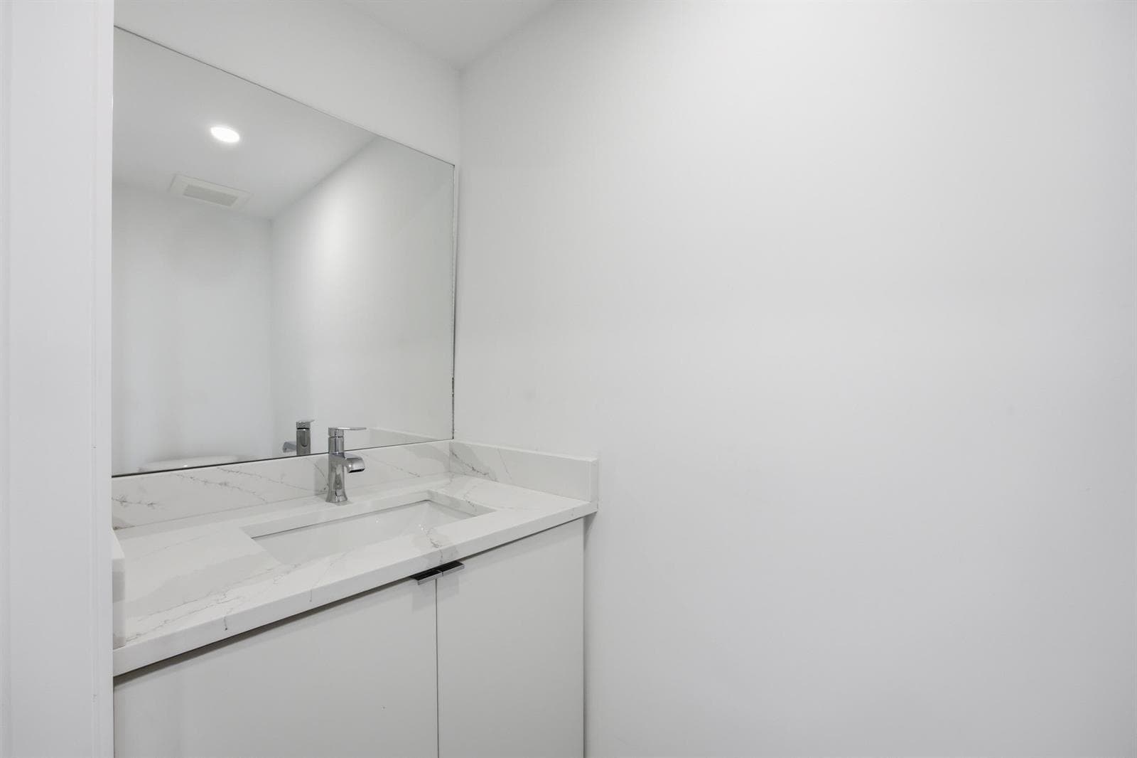 10-powder-room