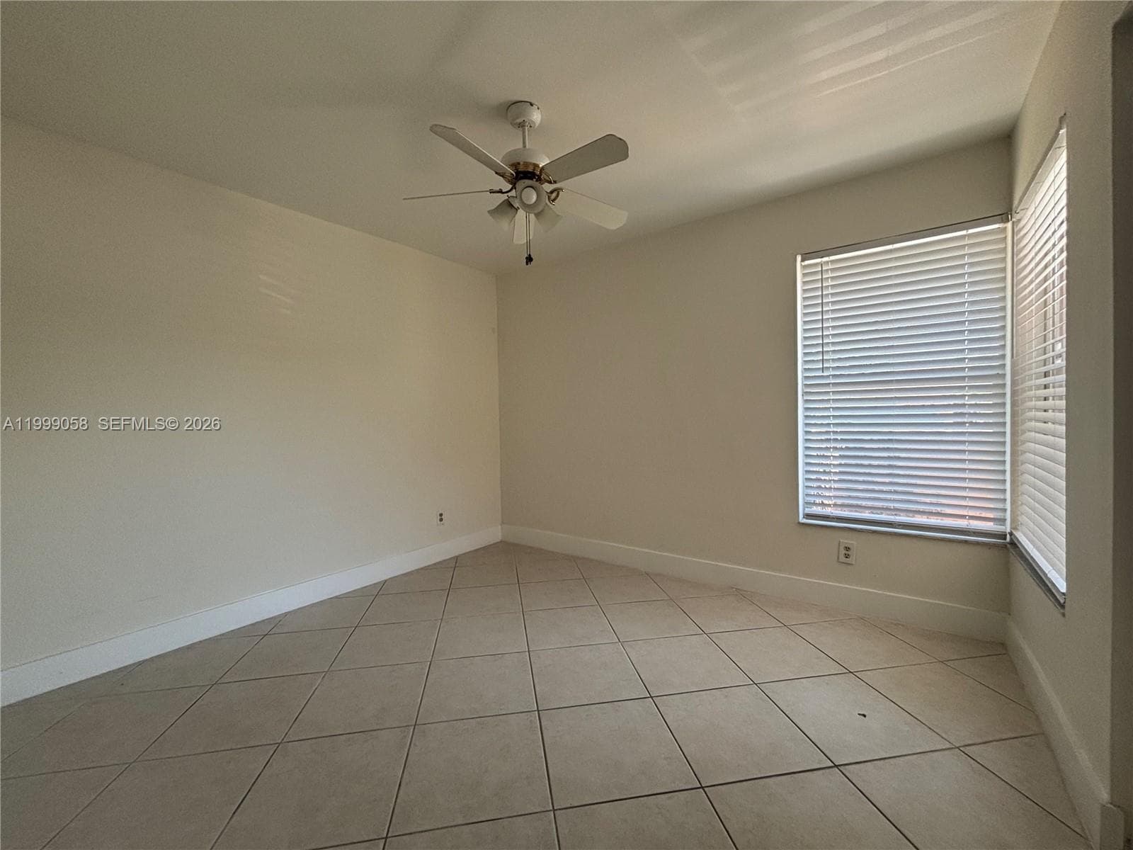 219 SE 8th St #601 photo 13