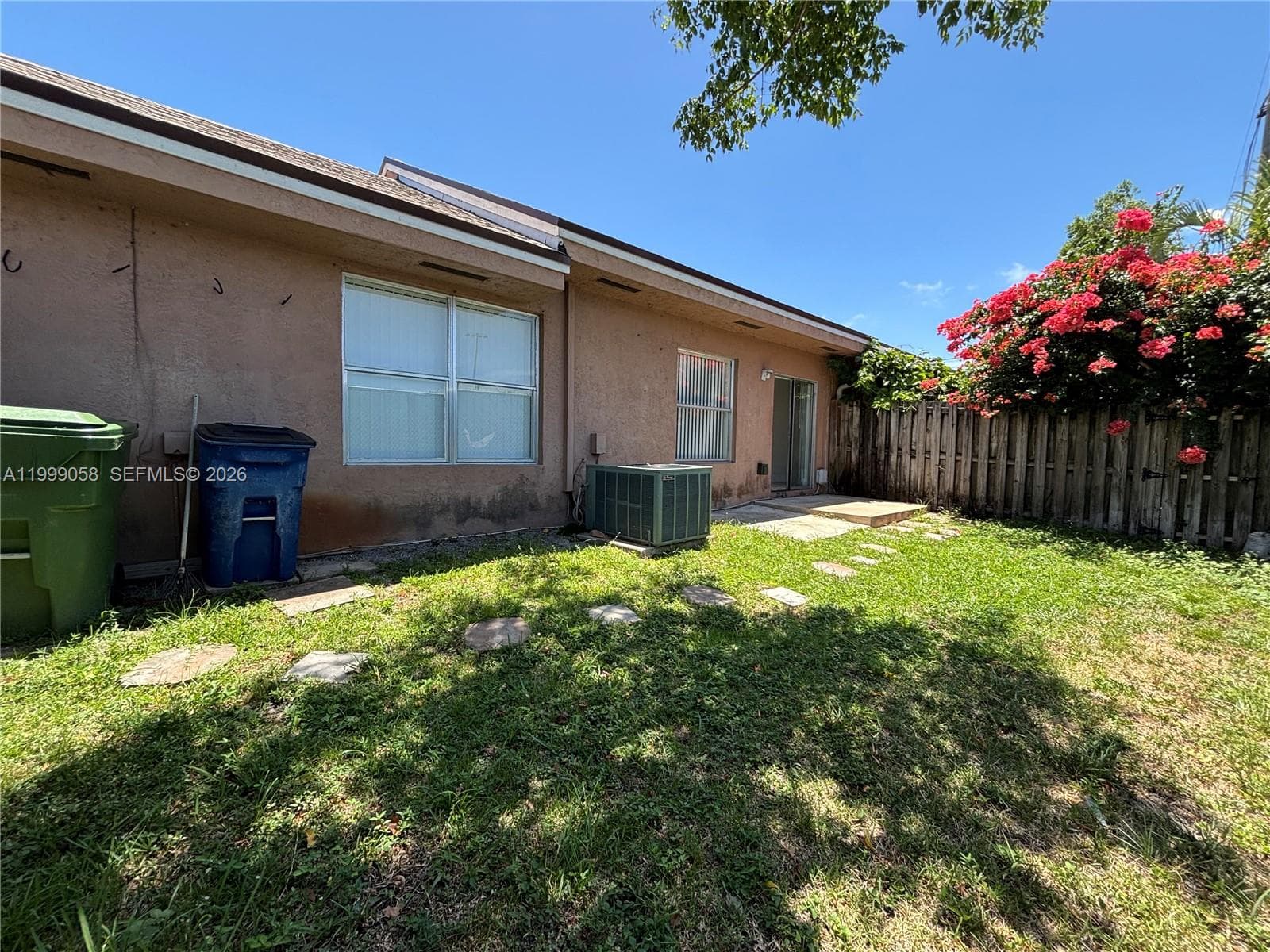 219 SE 8th St #601 photo 16