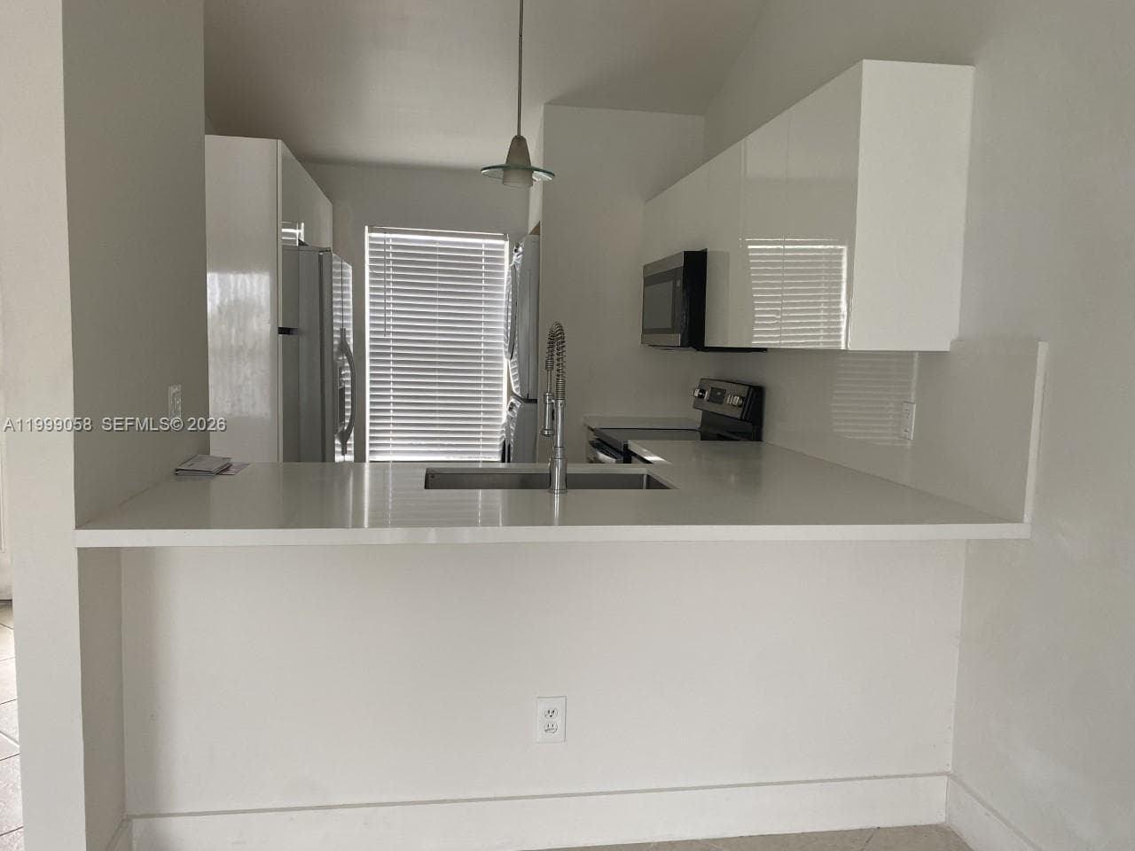 219 SE 8th St #601 photo 1