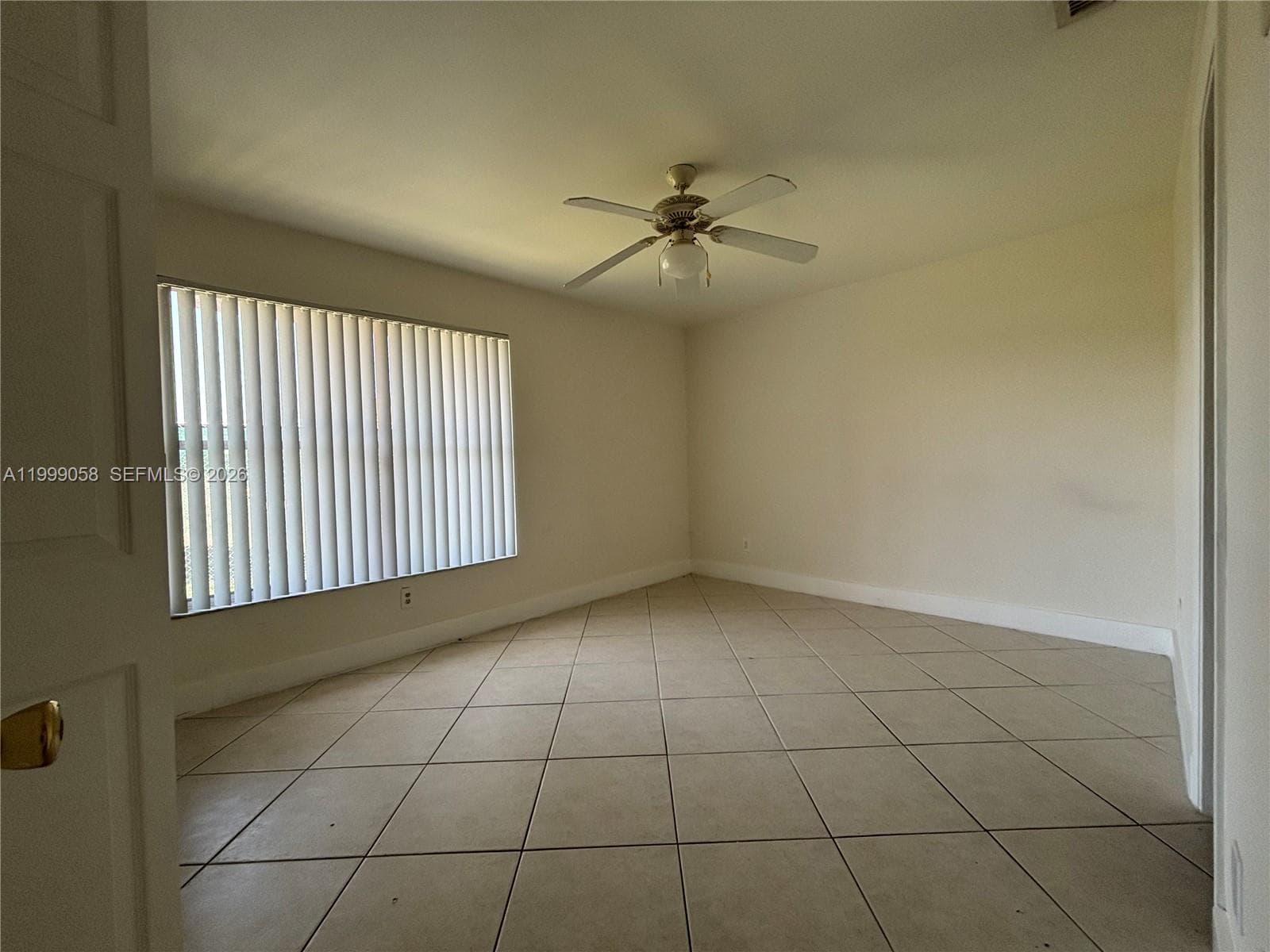 219 SE 8th St #601 photo 9