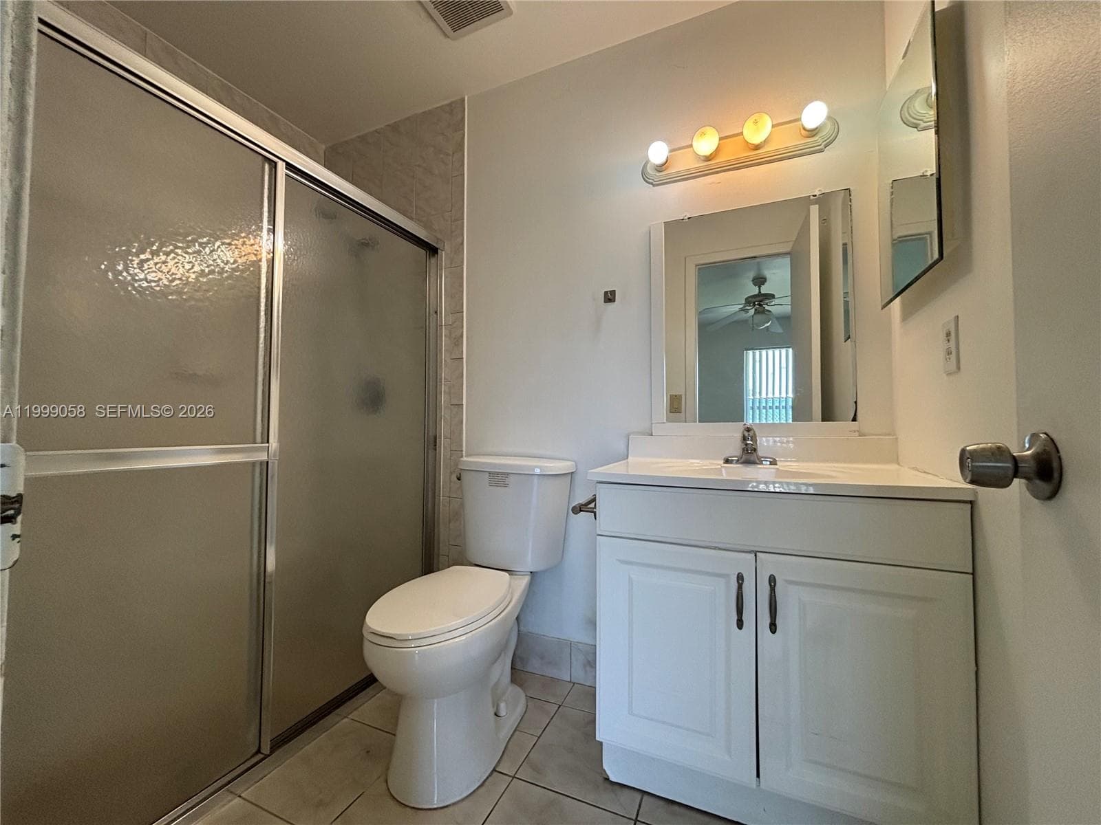 219 SE 8th St #601 photo 14