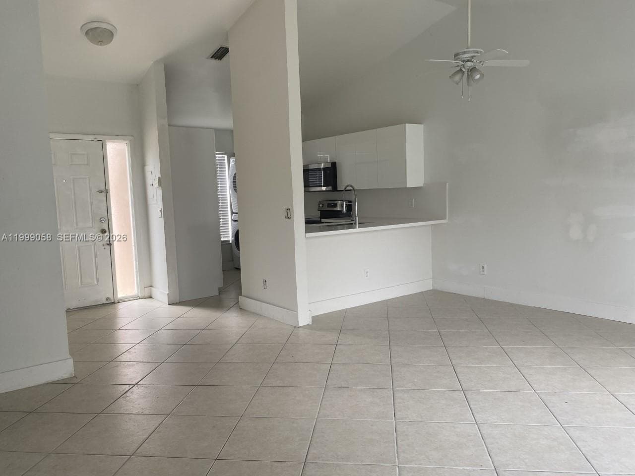219 SE 8th St #601 photo 4