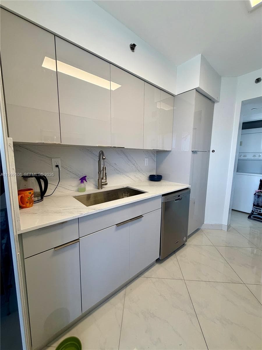 ST TROPEZ OCEAN CONDO · #8-C in Miami Beach - Photo 12