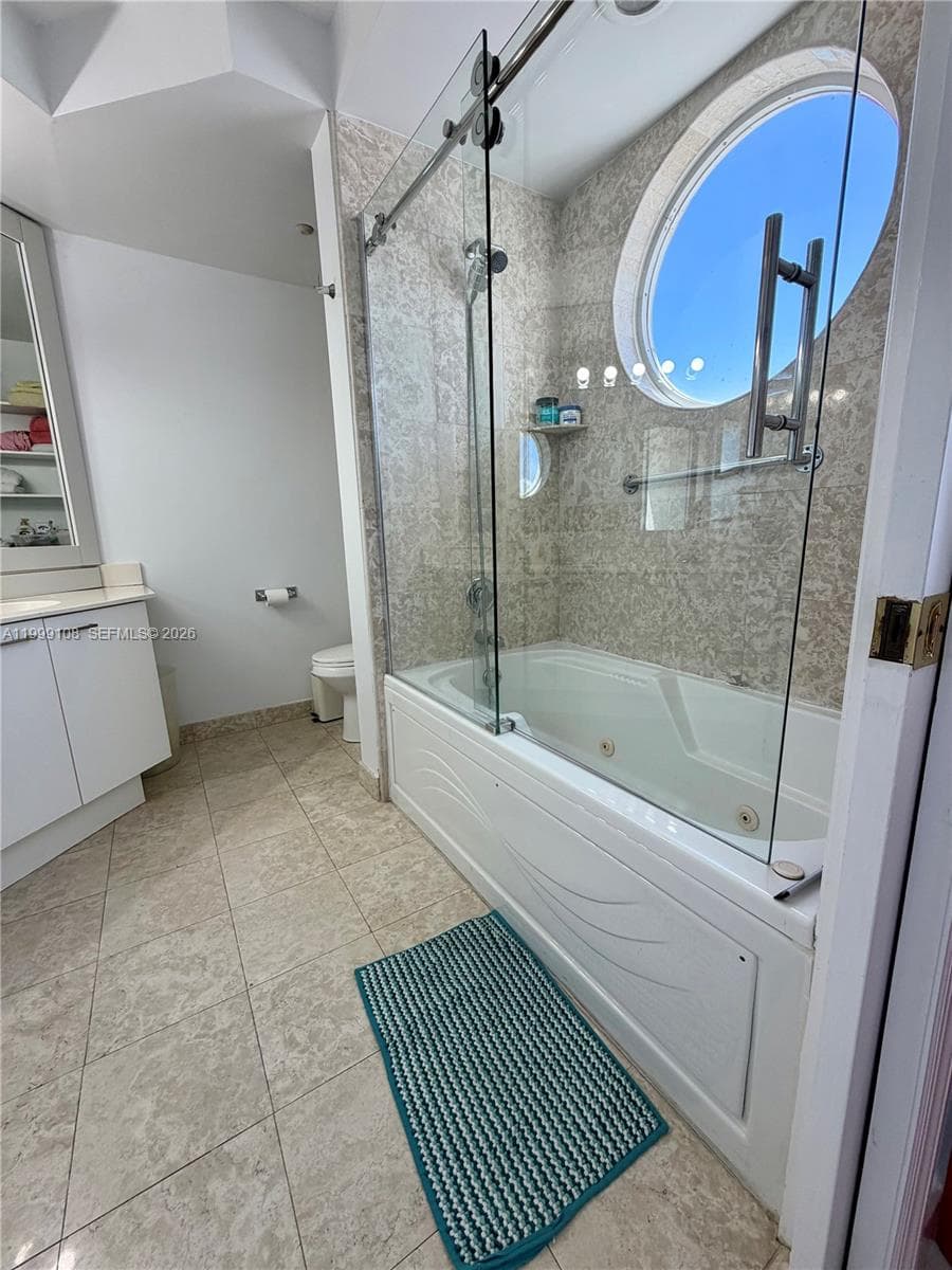 ST TROPEZ OCEAN CONDO · #8-C in Miami Beach - Photo 8