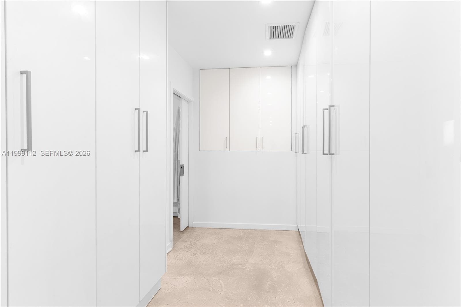 524 Warren Ln photo 16