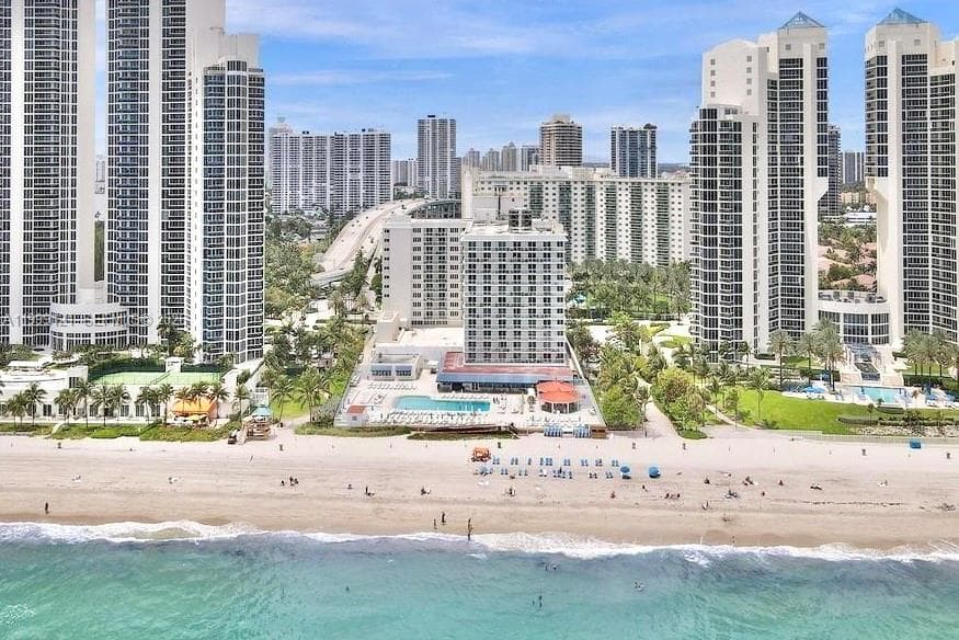Aventura Beach Club #504
