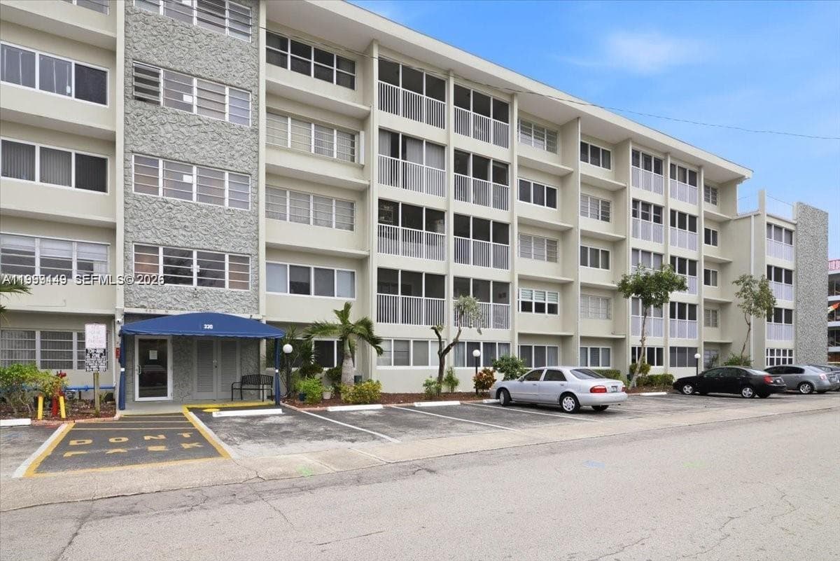 THIRD GULFSTREAM GARDEN · #405F in Hallandale Beach - Photo 27