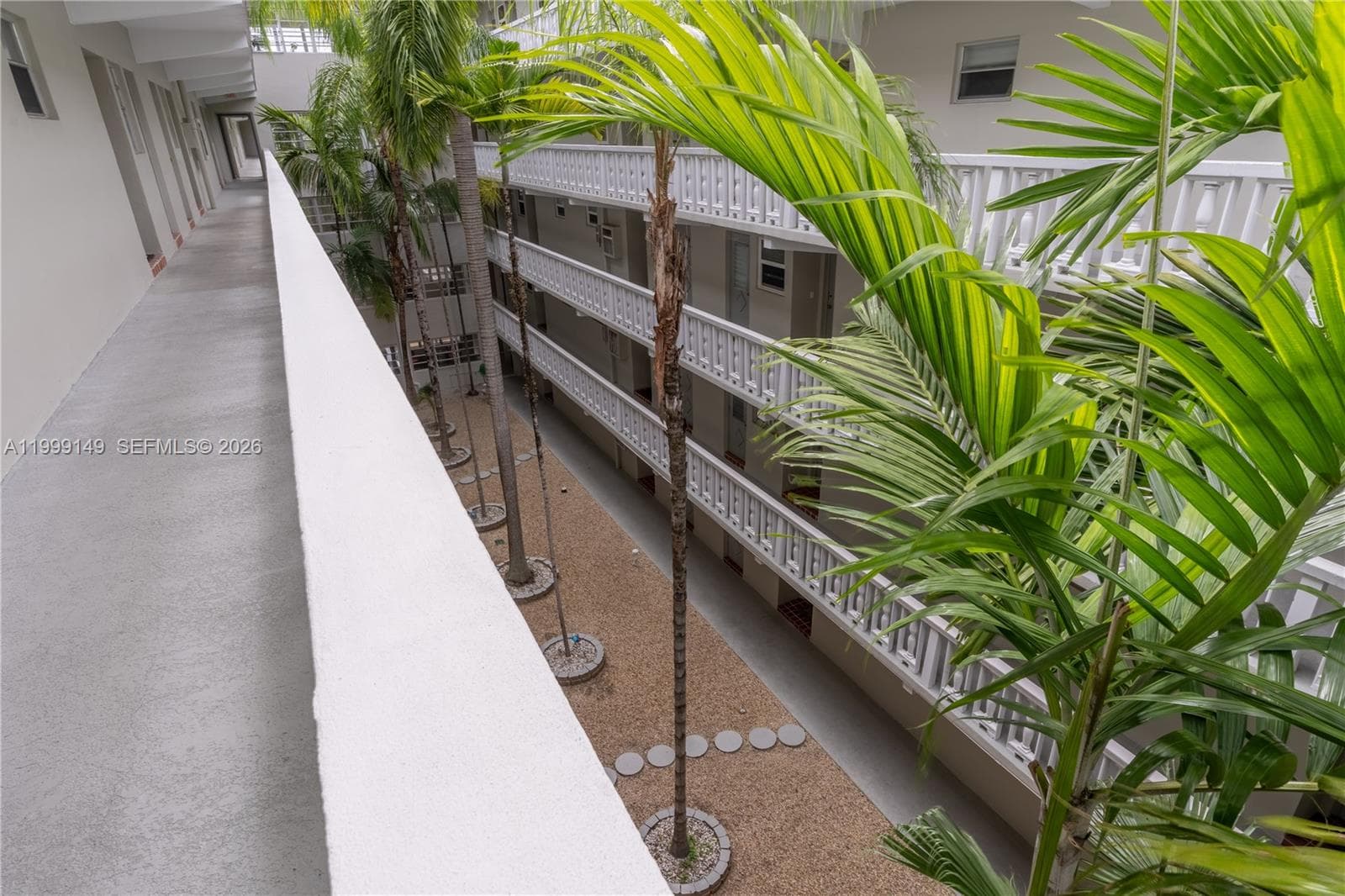 THIRD GULFSTREAM GARDEN · #405F in Hallandale Beach - Photo 30